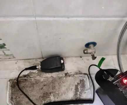 临江屋顶漏水维修公司分享下卫生间漏水的危害及解决方法